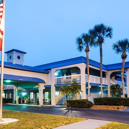 Quality Inn Tampa Lake Magdalene Ngoại thất bức ảnh