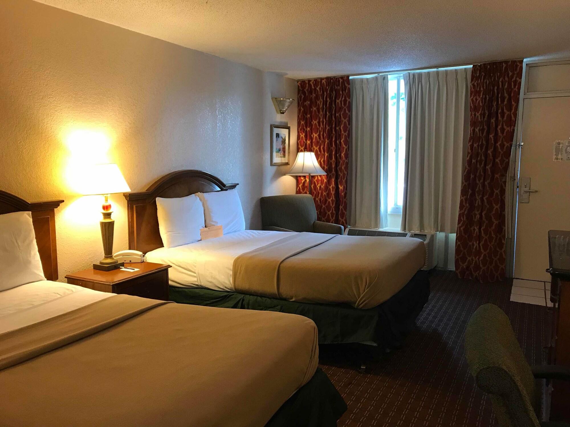 Quality Inn Tampa Lake Magdalene Ngoại thất bức ảnh