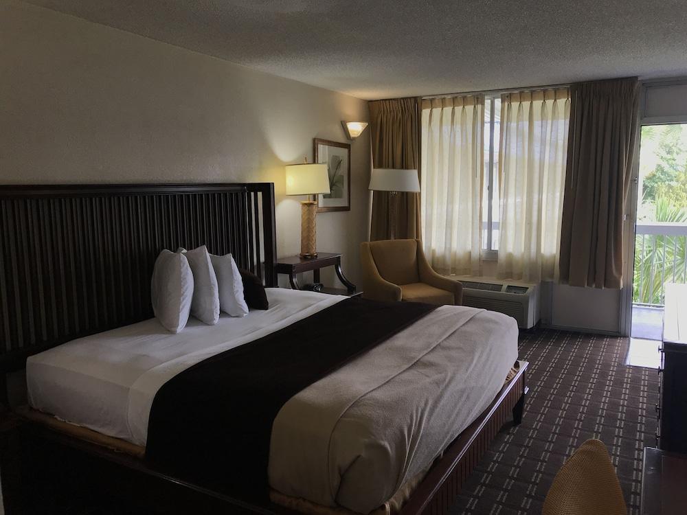 Quality Inn Tampa Lake Magdalene Ngoại thất bức ảnh