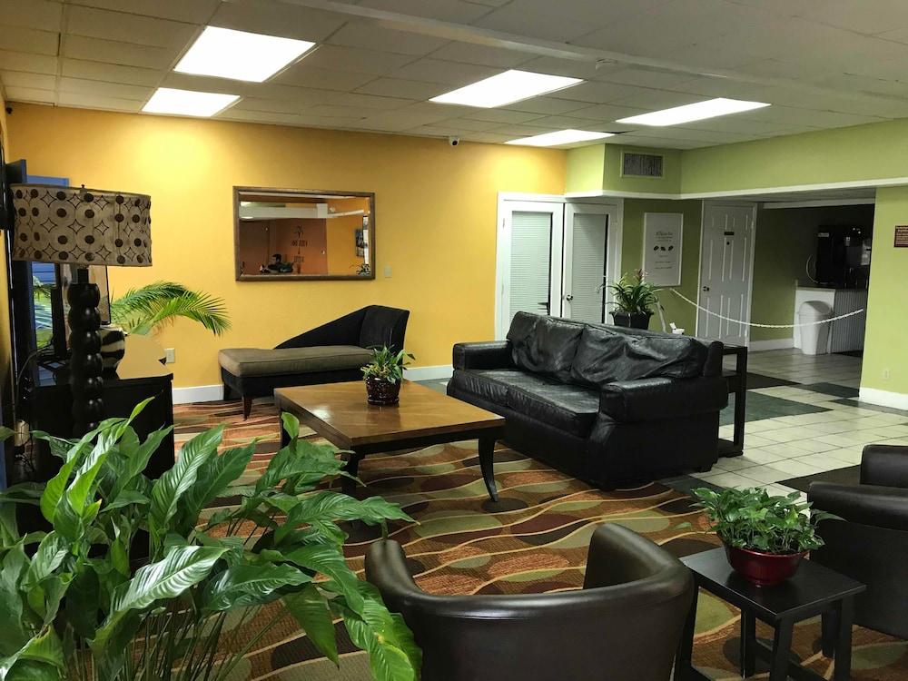 Quality Inn Tampa Lake Magdalene Ngoại thất bức ảnh