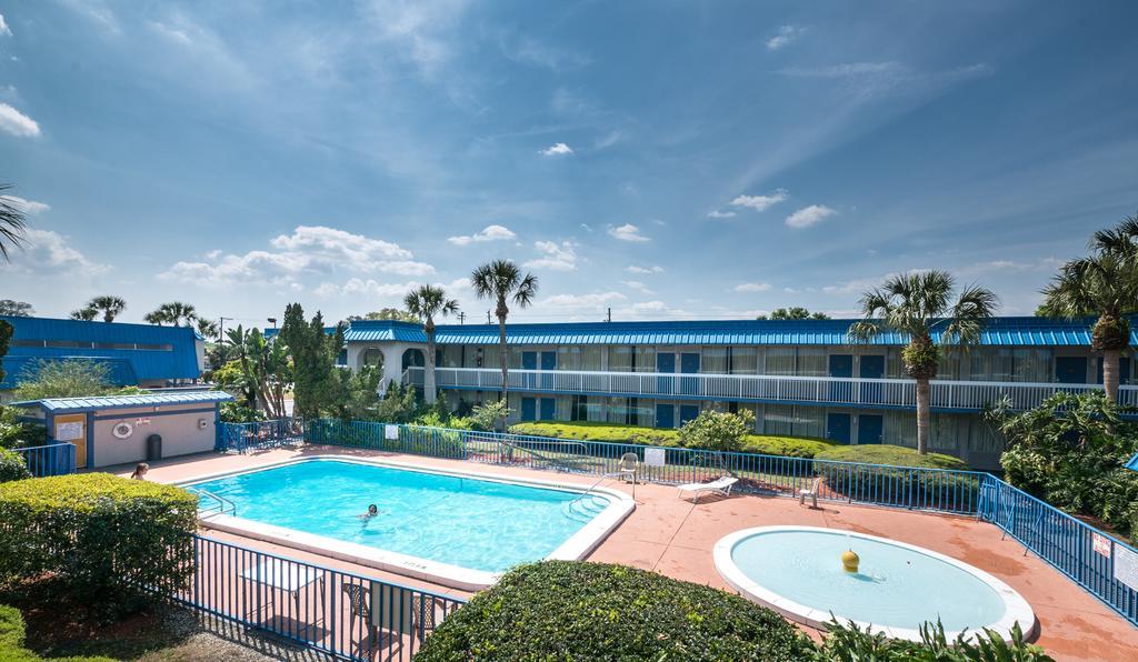 Quality Inn Tampa Lake Magdalene Ngoại thất bức ảnh