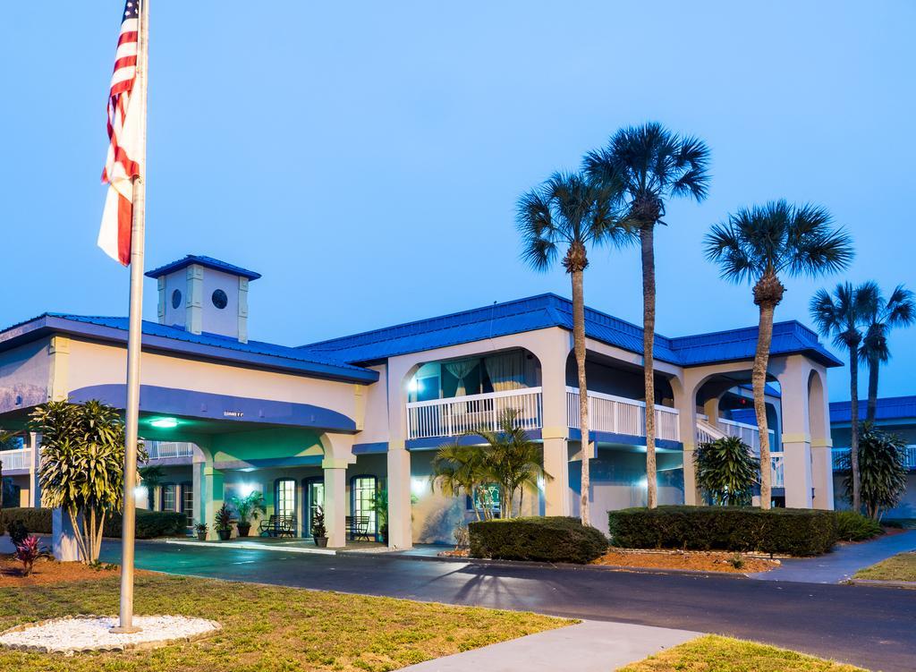 Quality Inn Tampa Lake Magdalene Ngoại thất bức ảnh